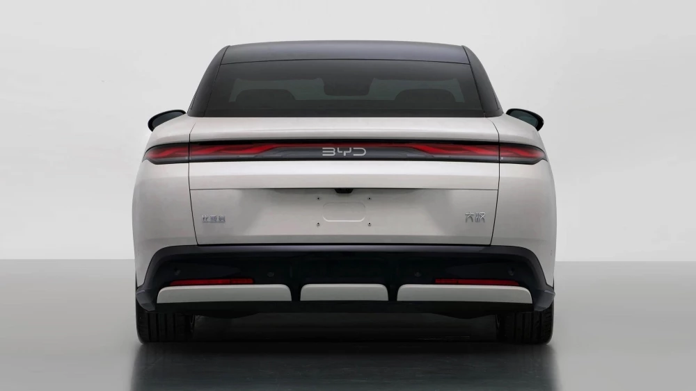 Седан BYD Dahan сзади