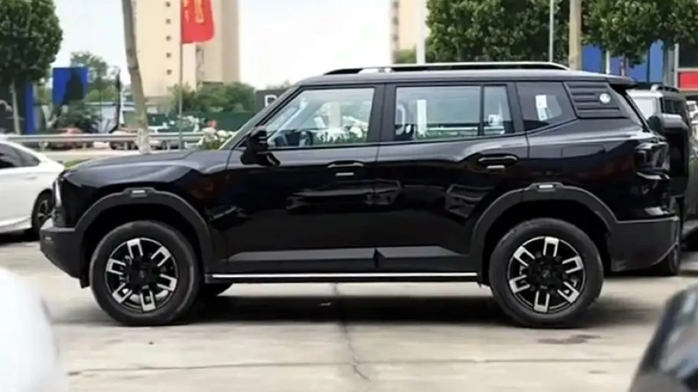 обновленный кроссовер jetour t1 2026 сбоку
