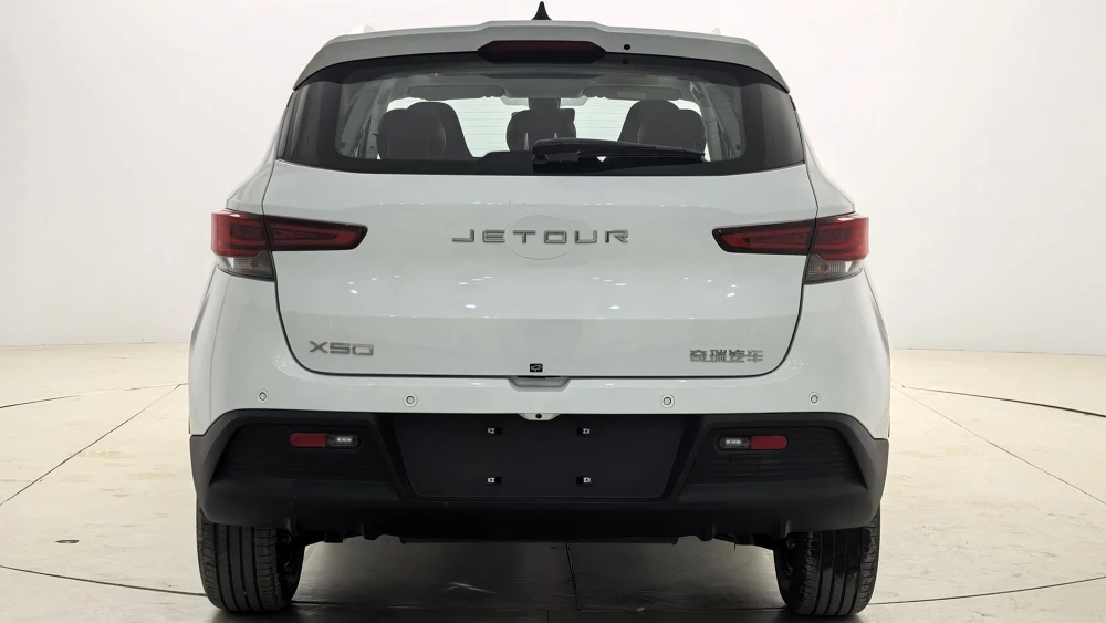 обновленный кроссовер jetour x50 сзади