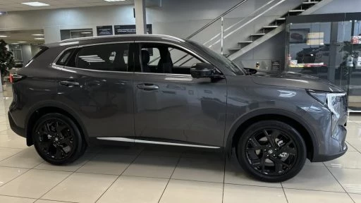 Новый Changan Uni-S полный привод у дилера в автосалоне купить новый Демидыч Пермь сбоку
