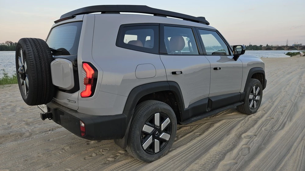 Deepal G318 сбоку сзади тест бездорожье