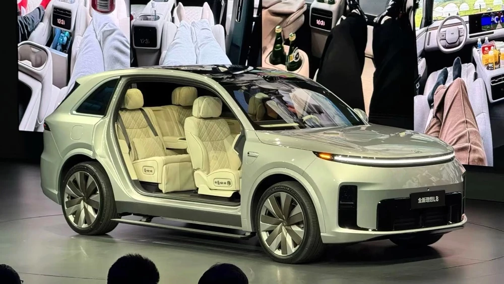 li auto l8 кроссовер сбоку спереди новое поколение