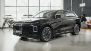 Кроссовер Exlantix ET в дилерском центре автосалоне сбоку спереди купить новый Автоцентр Дюк и К