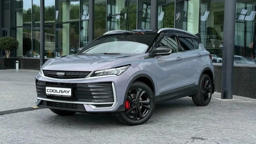 Новый кроссовер Geely Coolray в дилерском центре Абс-авто Сочи купить новый сбоку спереди