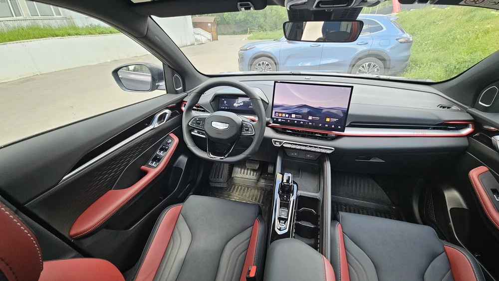 Geely Coolray новый 2026 тест салон интерьер