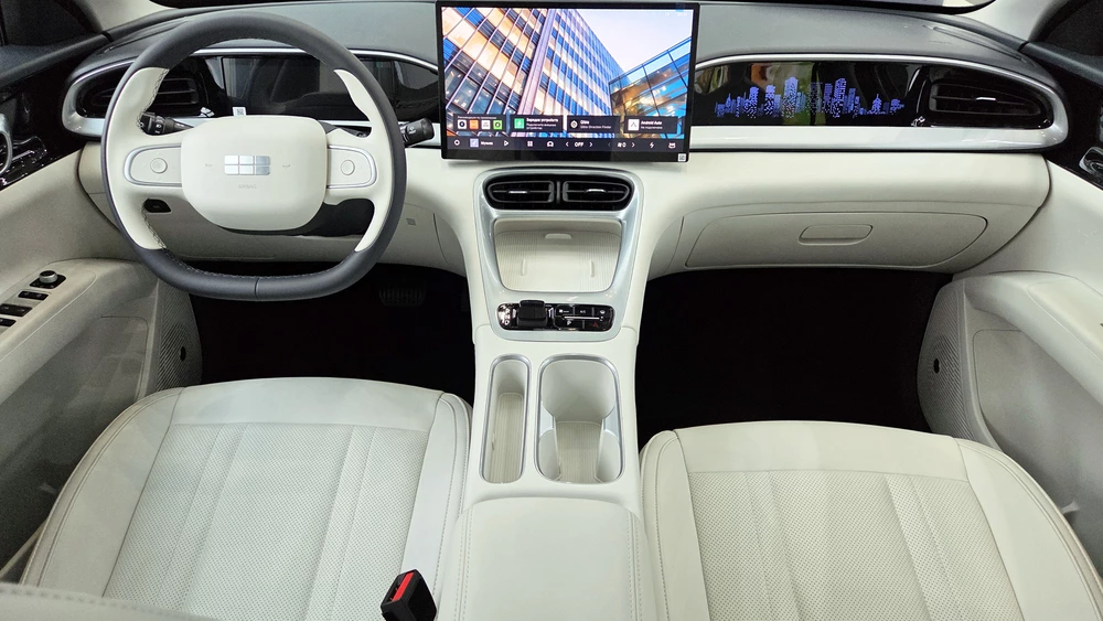Geely EX2 Тест-драйв в Беларуси салон интерьер