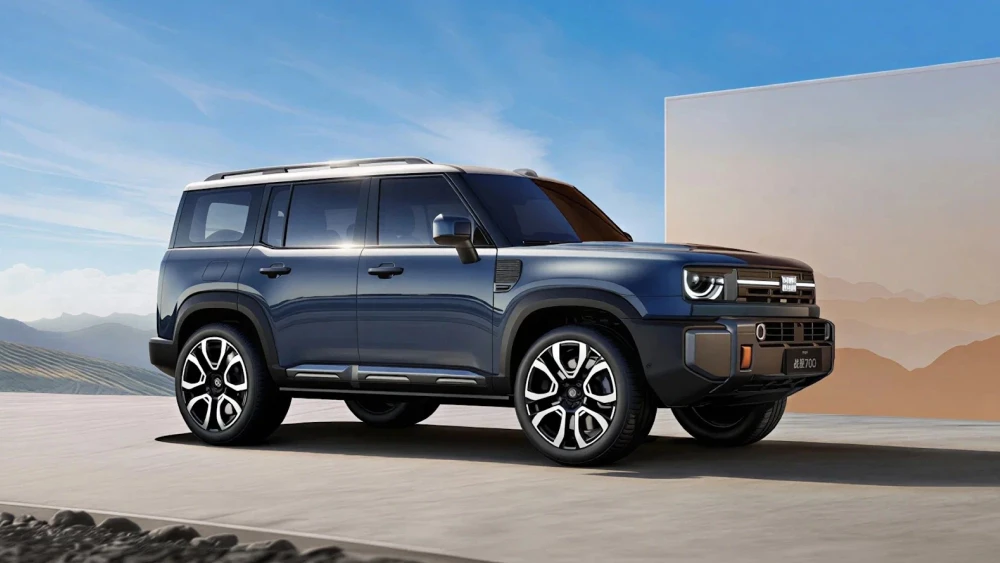 geely galaxy cruiser 700 сбоку спереди внедорожник гибридный