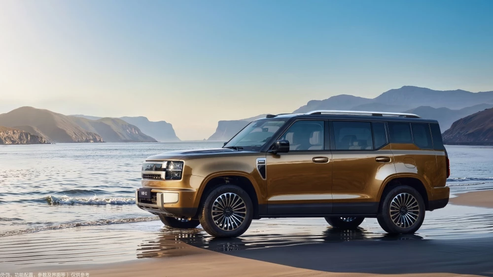 Haval H10 сбоку на море официальное фото