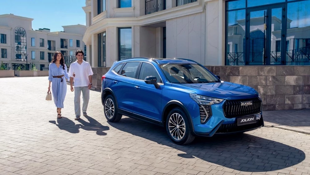 Haval Jolion Sapphire в Казахстане цвет новый сбоку спереди