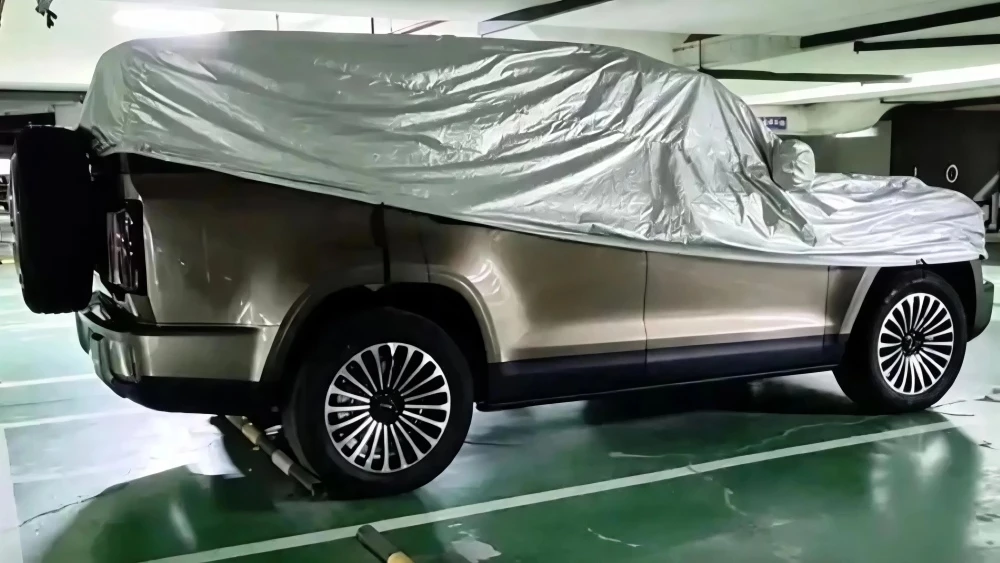 флагманский кроссовер haval gwm h10 сбоку в Китае