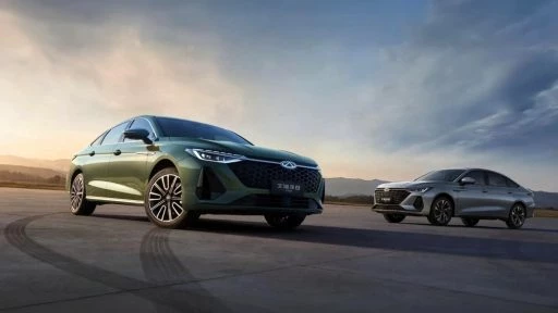 chery arrizo 8 старт продаж обновленный седан 2026 спереди боку