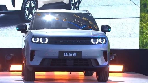 Электрический кроссовер Jetour Tourer TX спереди