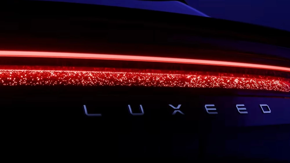 У Chery появится ещё один RX кроссовер rx электрический кроссовер сзади логотип световая полоса