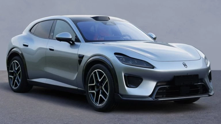 chery luxeed RX сбоку спереди кроссовер электрический