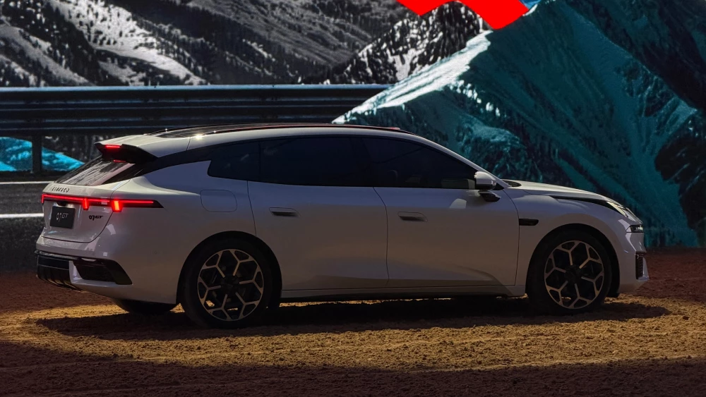 Универсал Lynk & Co 07 GT от российского дизайнера вышел в предзаказ сбоку сзади