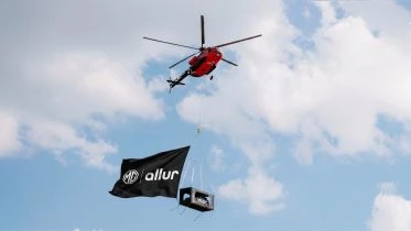 первый тест-драйв MG в Казахстане вертолет RX9 в небе