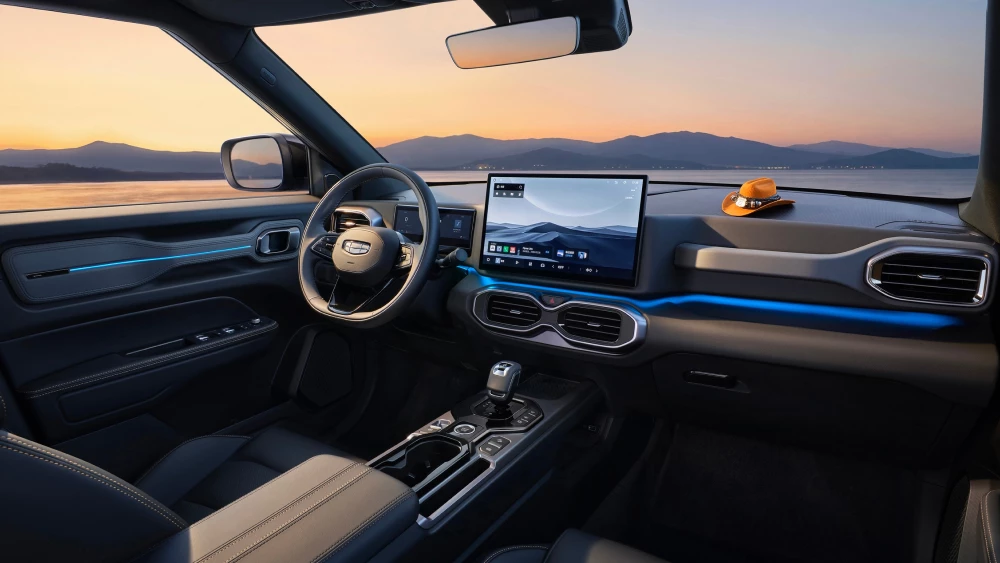 обновленный кроссовер geely cowboy салон черный