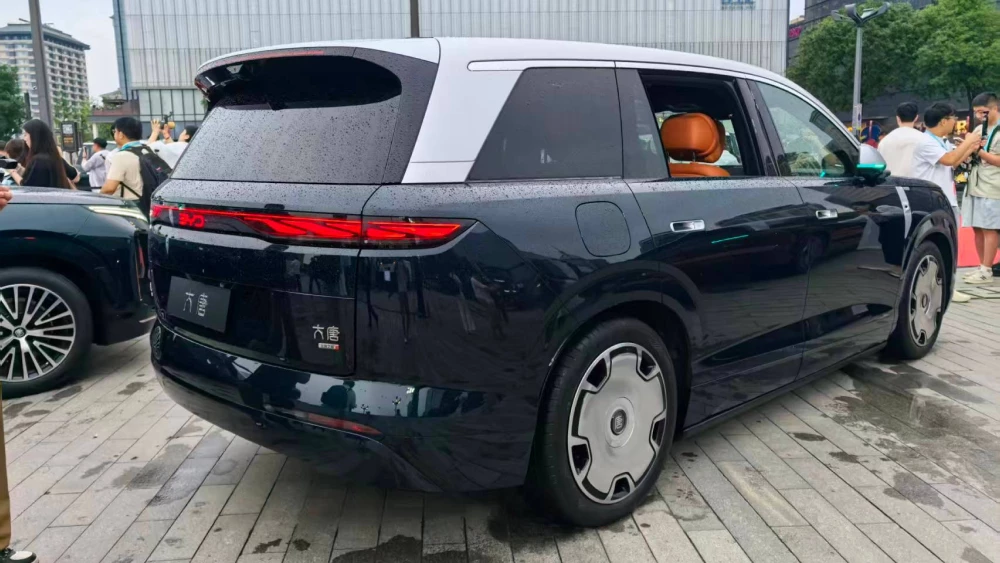 старт продаж byd datang great tang китай сбоку сзади кроссовер