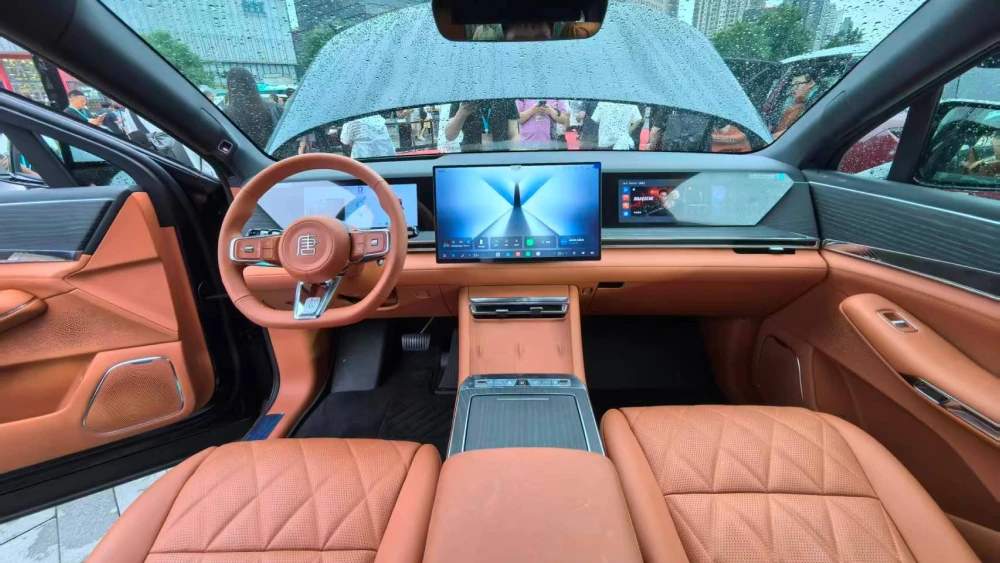 старт продаж byd datang great tang китай салон центральная консоль