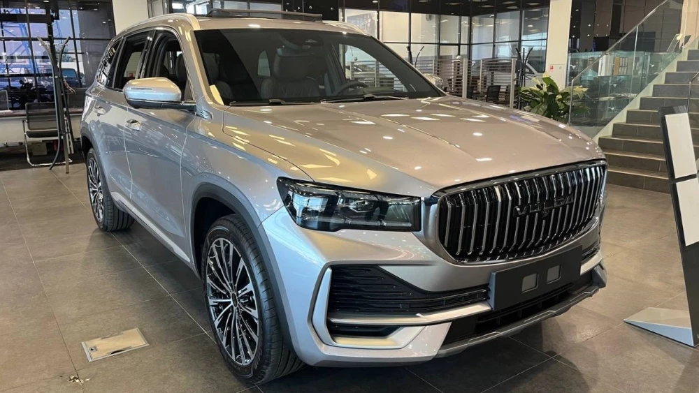 VOLGA АвтоМАШ K50 в салоне у дилера купить новый сбоку спереди