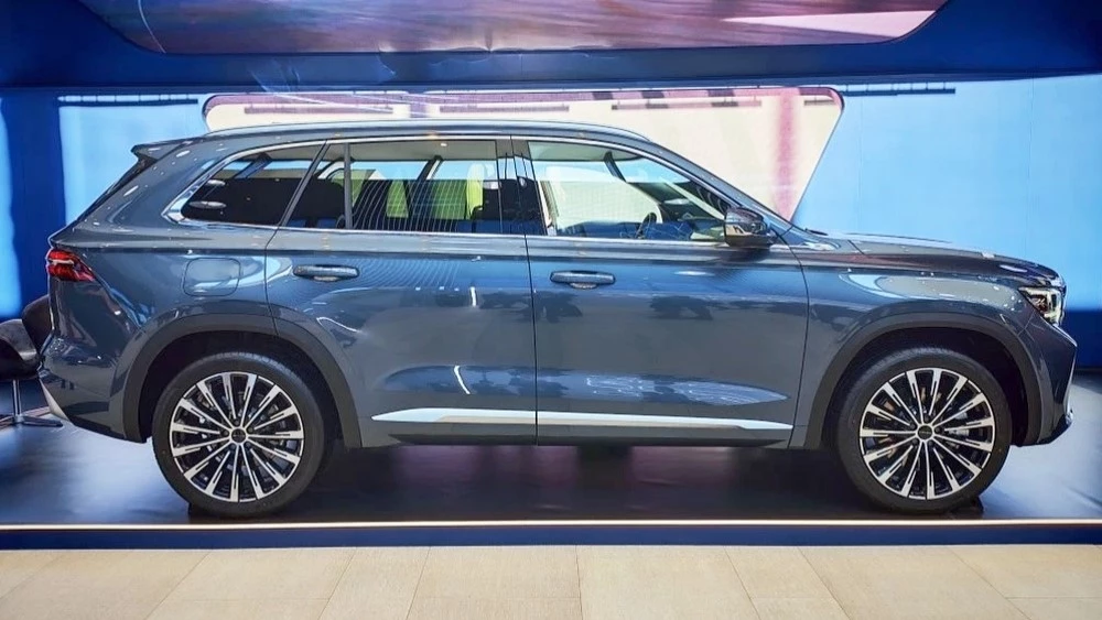 Volga K50 на ПМЭФ-2026 сбоку