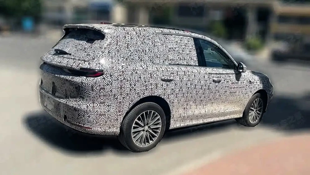 тестовый кроссовер wey v7x v6x сбоку сзади
