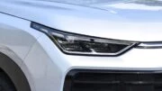 новый gac gs4 кроссовер спереди у дилера в Китае