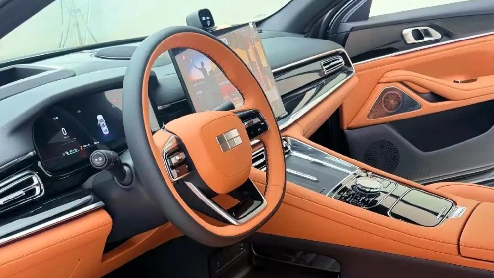 седан geely galaxy starshine 7 в Китае интерьер