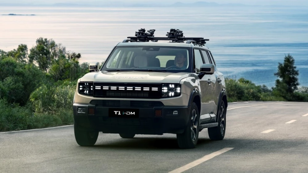 jetour t1 i-dm спереди кроссовер гибридный