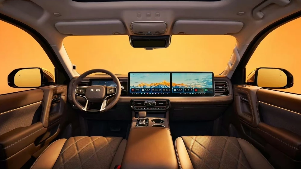 BAIC Taitan 700 салон интерьер первый ряд
