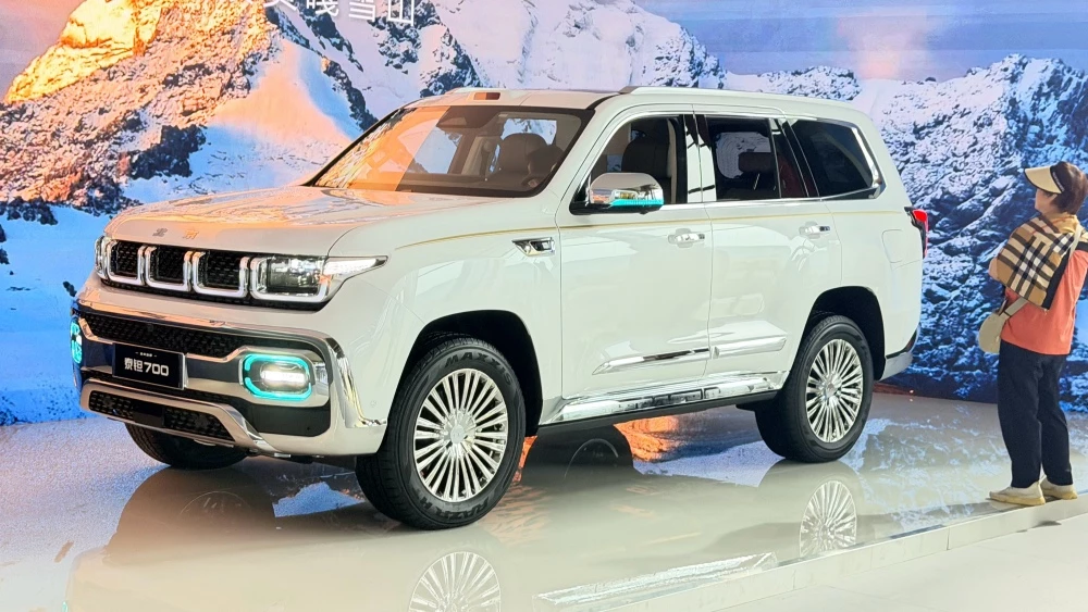BAIC Taitan 700 сбоку спереди