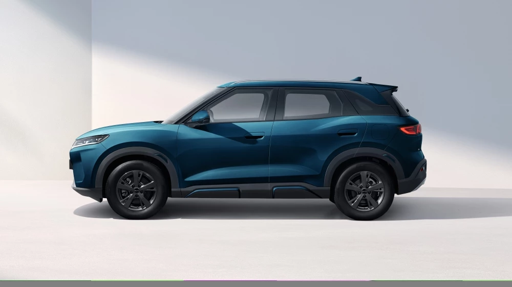 BYD Yuan Up DM-i Flagship сбоку