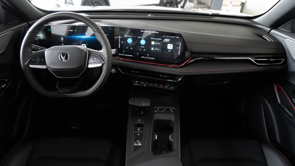 Changan CS35 Max у дилера в автосалоне купить новый Автопродикс Санкт-Петербург салон интерьер