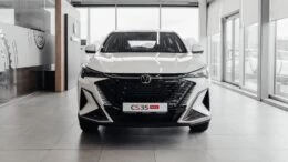 Changan CS35 Max у дилера в автосалоне купить новый Вологда спереди