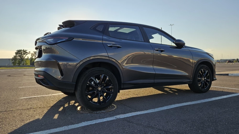 Changan CS35 Max тест сбоку сзади