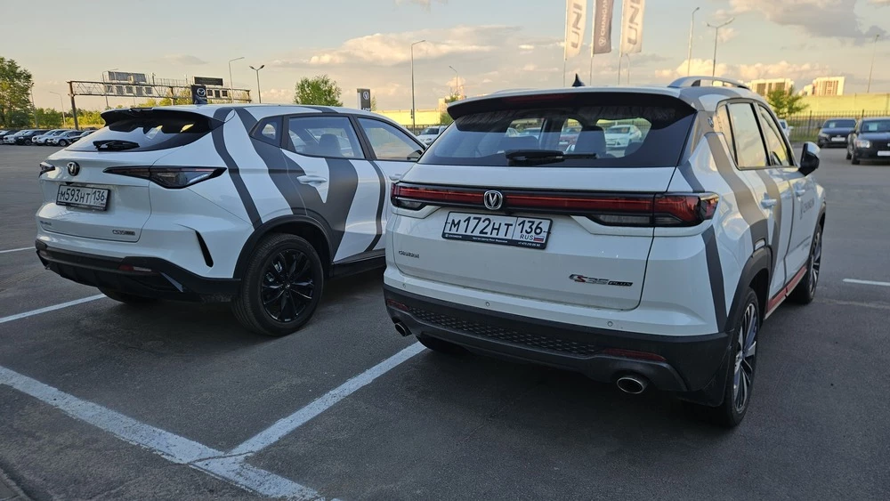 Changan CS35 Plus Max вместе рядом сравнение сзади сбоку