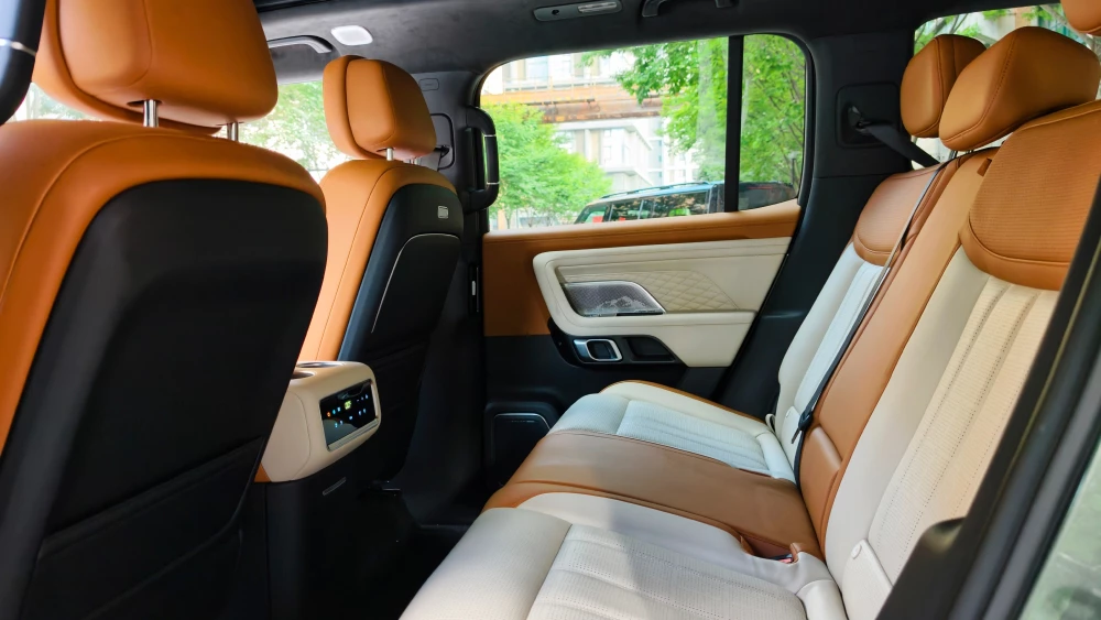 geely galaxy cruiser 700 салон задний ряд сидений
