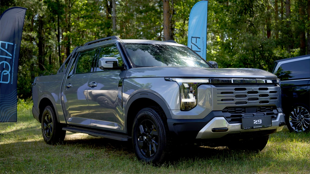 Dongfeng Z9 белорусской сборки сбоку спереди