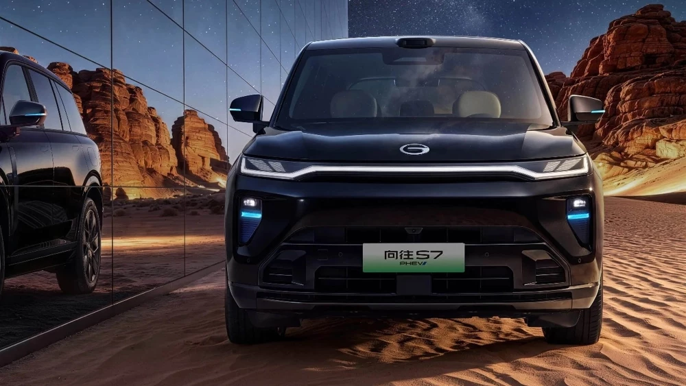 Обновленный кроссовер GAC S7 в Китае продажи спереди