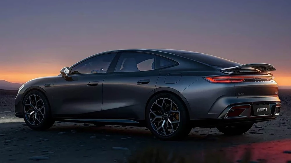 Geely Galaxy TT сзади сбоку
