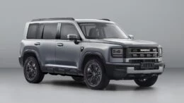 Haval Raptor удешевили в Китае кроссовер серый традиционный гибрид сбоку спереди