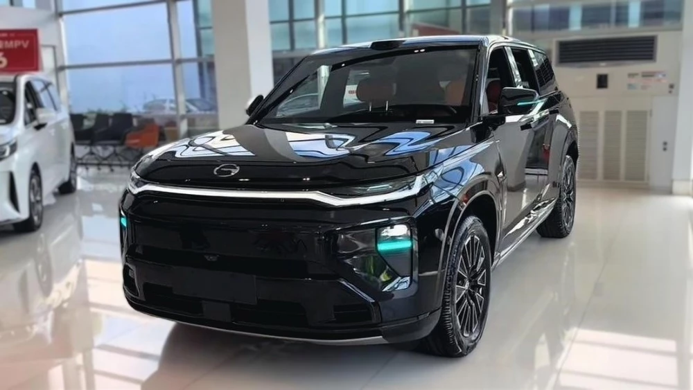 gac s7 обновленный кроссовер сбоку спереди в Китае