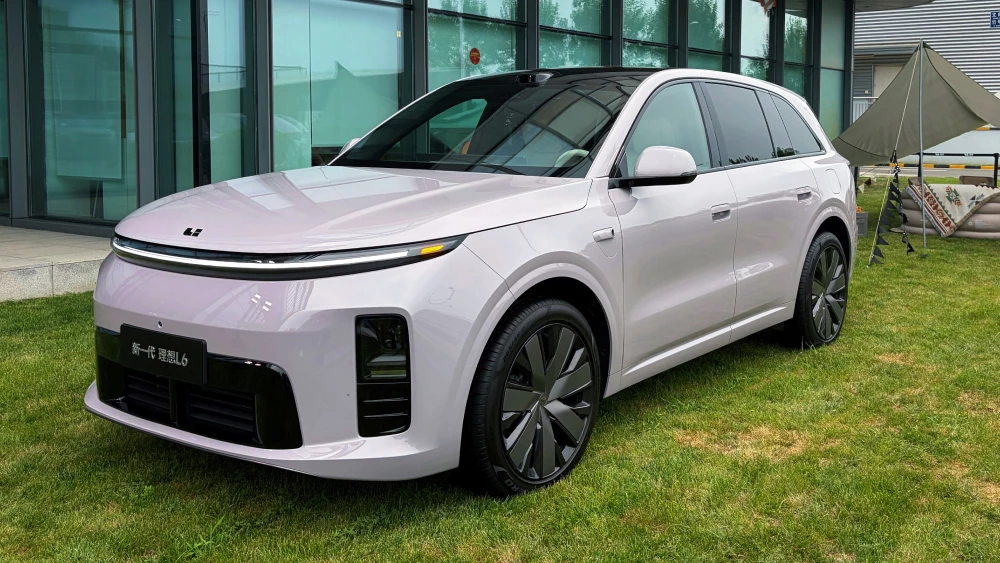 Цена нового Li Auto L6 китай кроссовер сбоку середи серый
