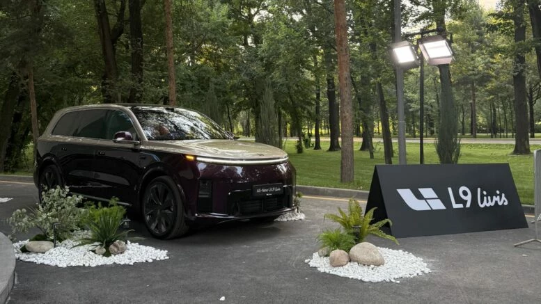 Новый Li Auto L9 в Казахстане презентация сбоку спереди