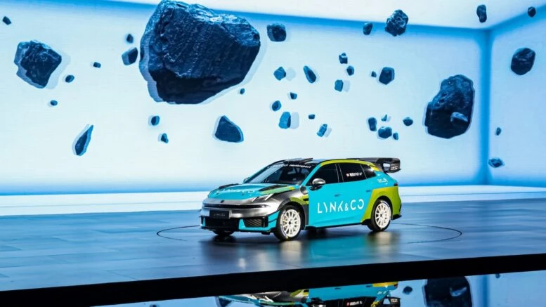 Универсал Lynk & Co 07 GT презентация в китае сбоку спереди