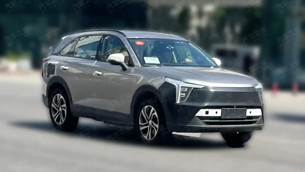 Обновленный Haval Jolion Max xiaolong сбоку спереди тестовый кроссовер гибрид