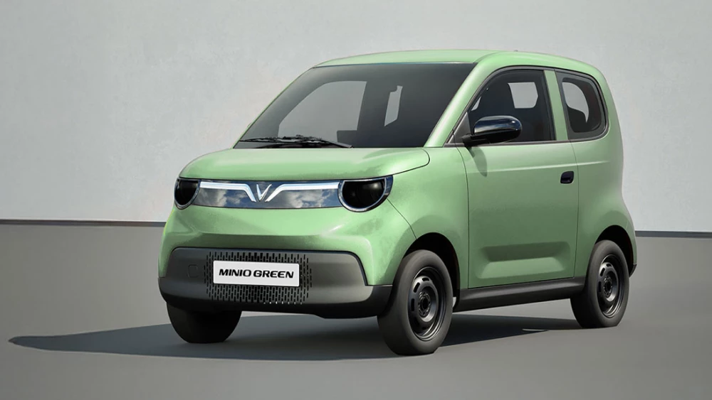 алексей дмитриев vinfast minio green сбоку спереди зеленый