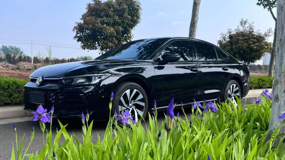 volkswagen passat седан сбоку черный