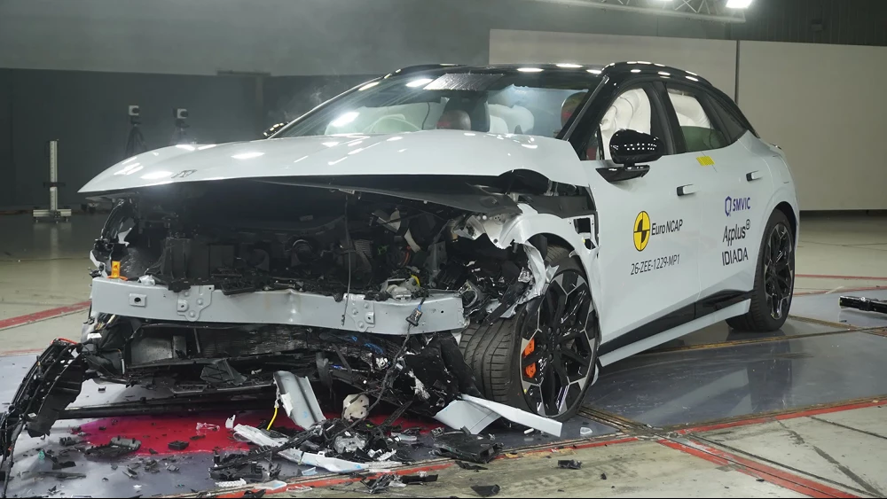 zeekr 7 gt краш-тест euro ncap пять звезд сбоку спереди белый фронтальный удар