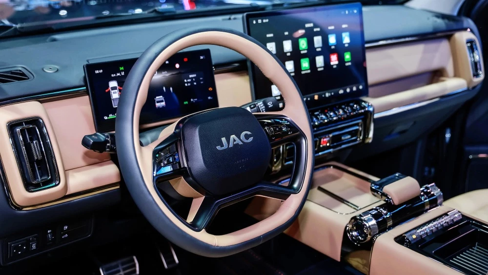 пикап jac hantu t9 автосалон чэнду салон интерьер